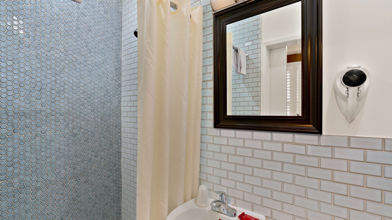 Photo of Bathroom in Theater District