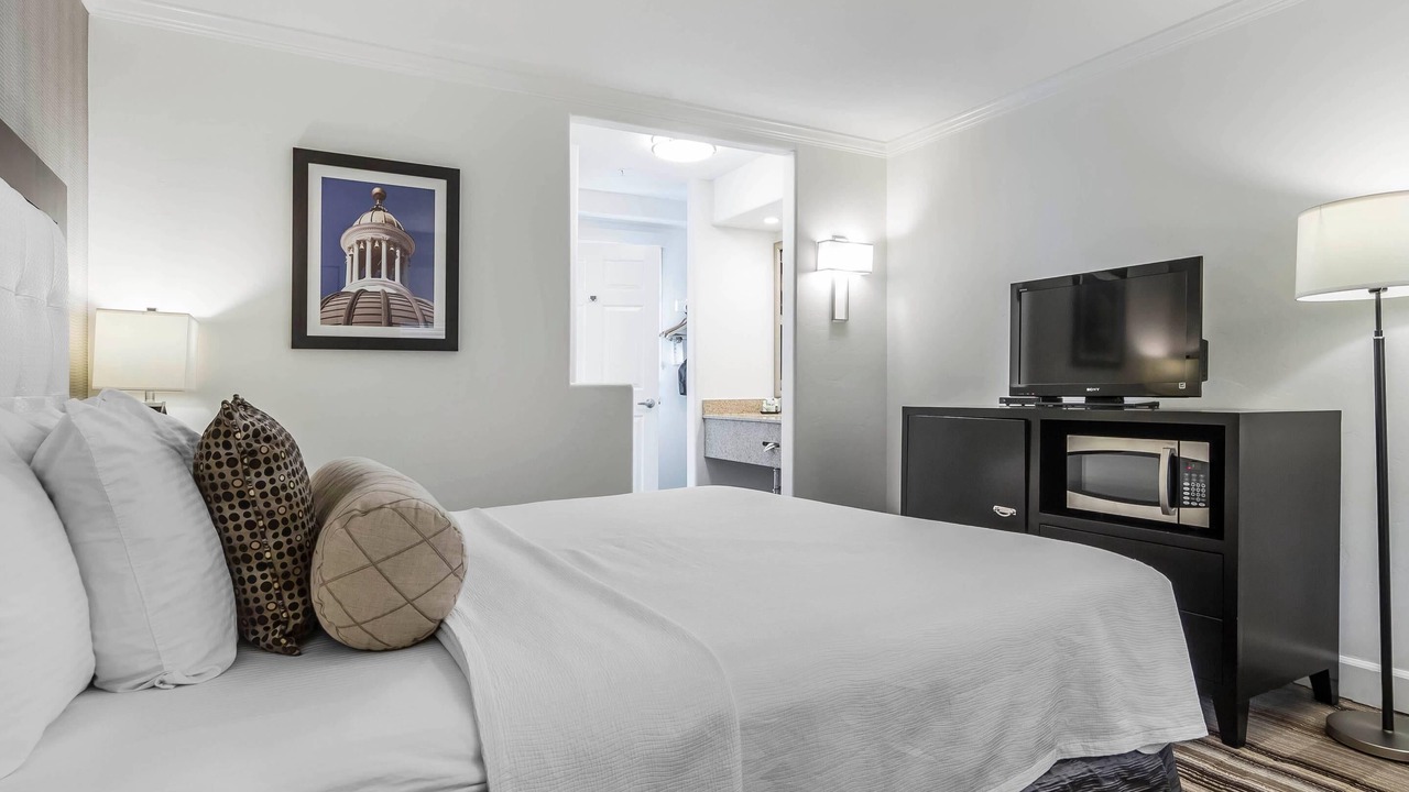 Photo of Bedroom in Downtown Sacramento