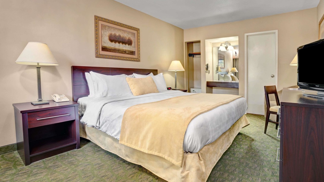 Photo of Bedroom in Marina District