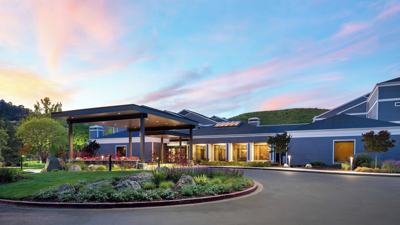 Photo of Buildings in Larkspur