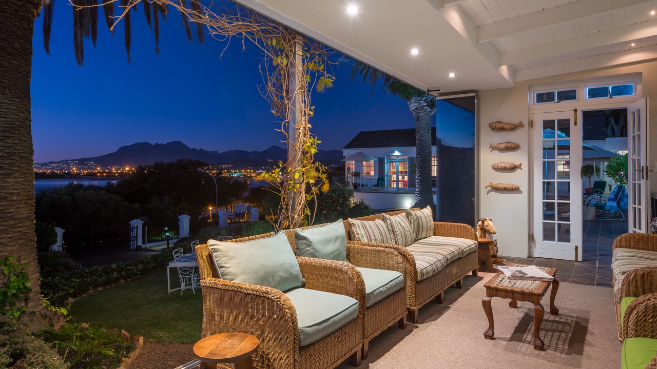 Photo of Patio Balcony in Gordons Bay Central