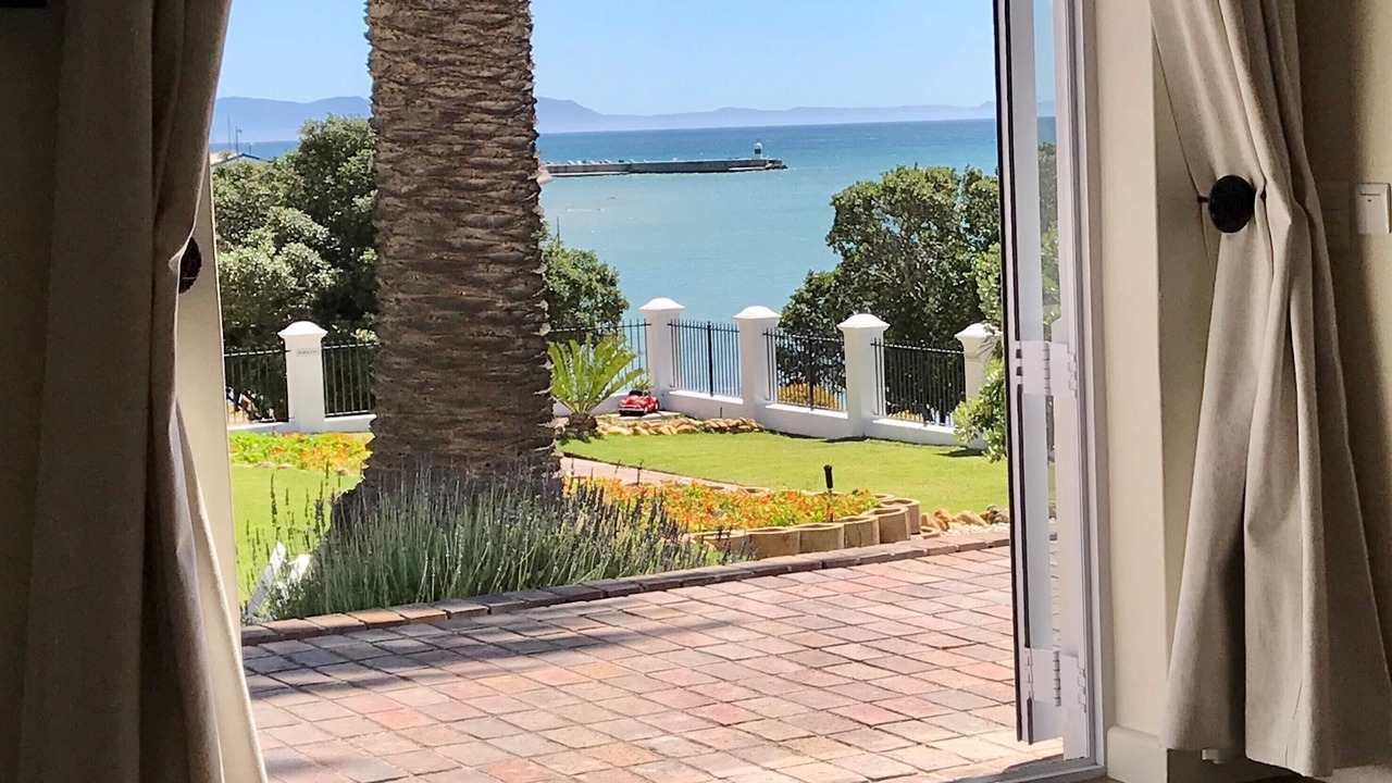 Photo of Bedroom in Gordons Bay Central