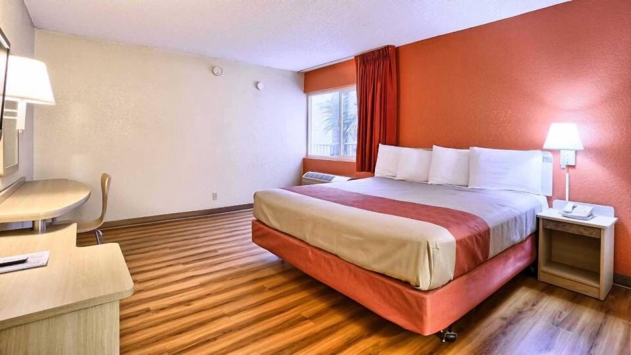 Photo of Bedroom in Theater District