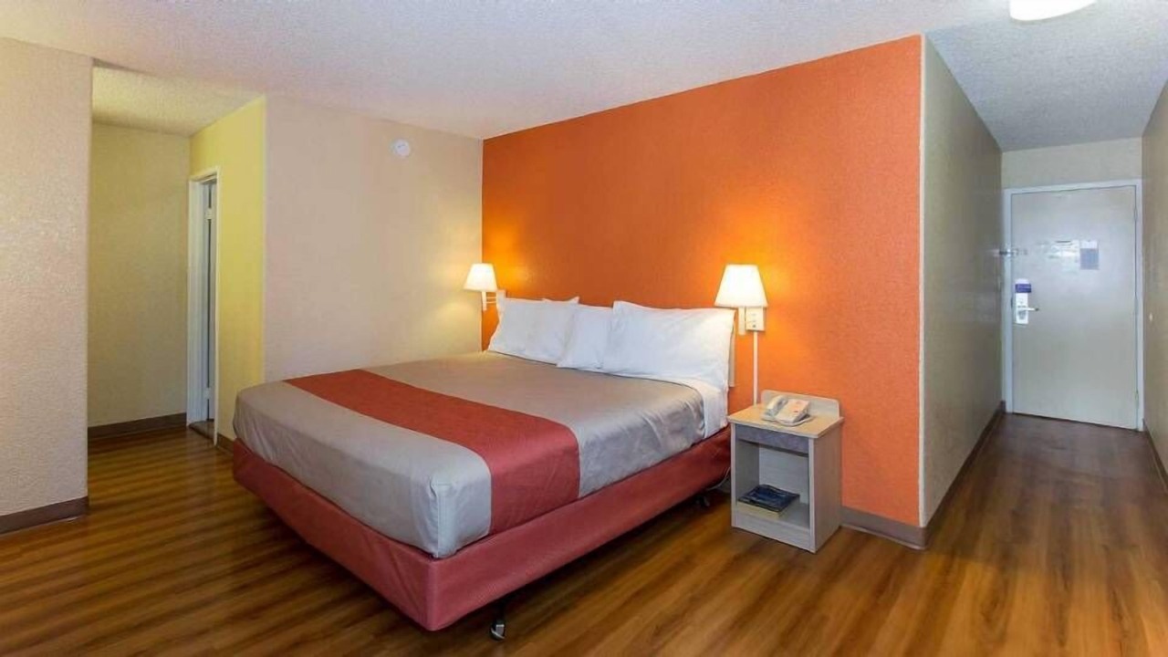 Photo of Bedroom in Theater District