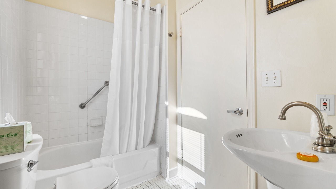 Photo of Bathroom in Lower Nob Hill