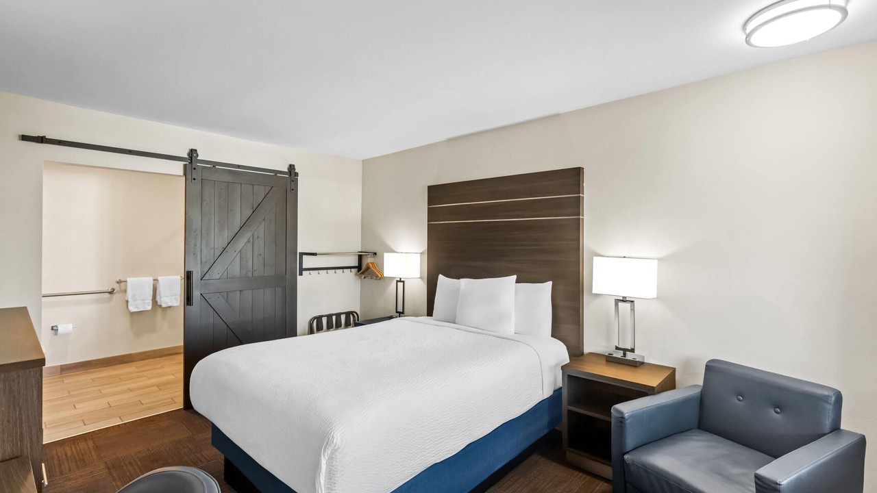 Photo of Bedroom in Santa Rosa
