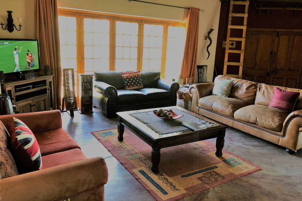 Photo of Livingroom in Ladismith