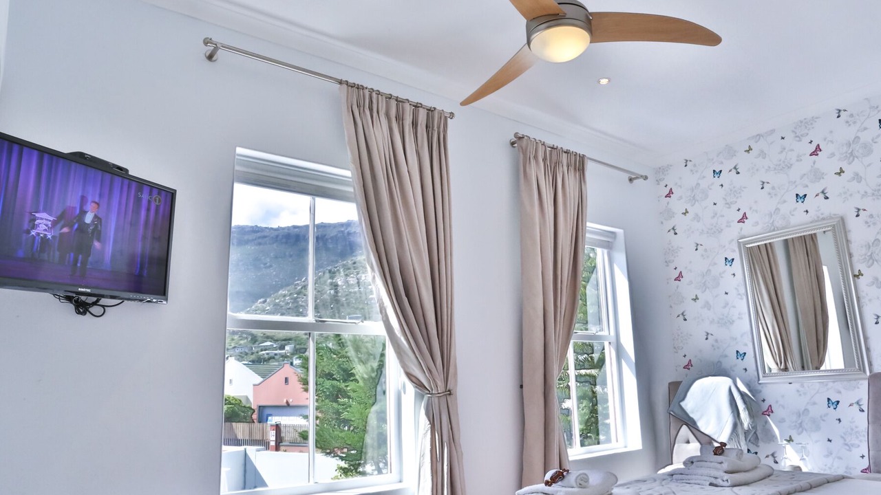 Photo of Bedroom in Redhill