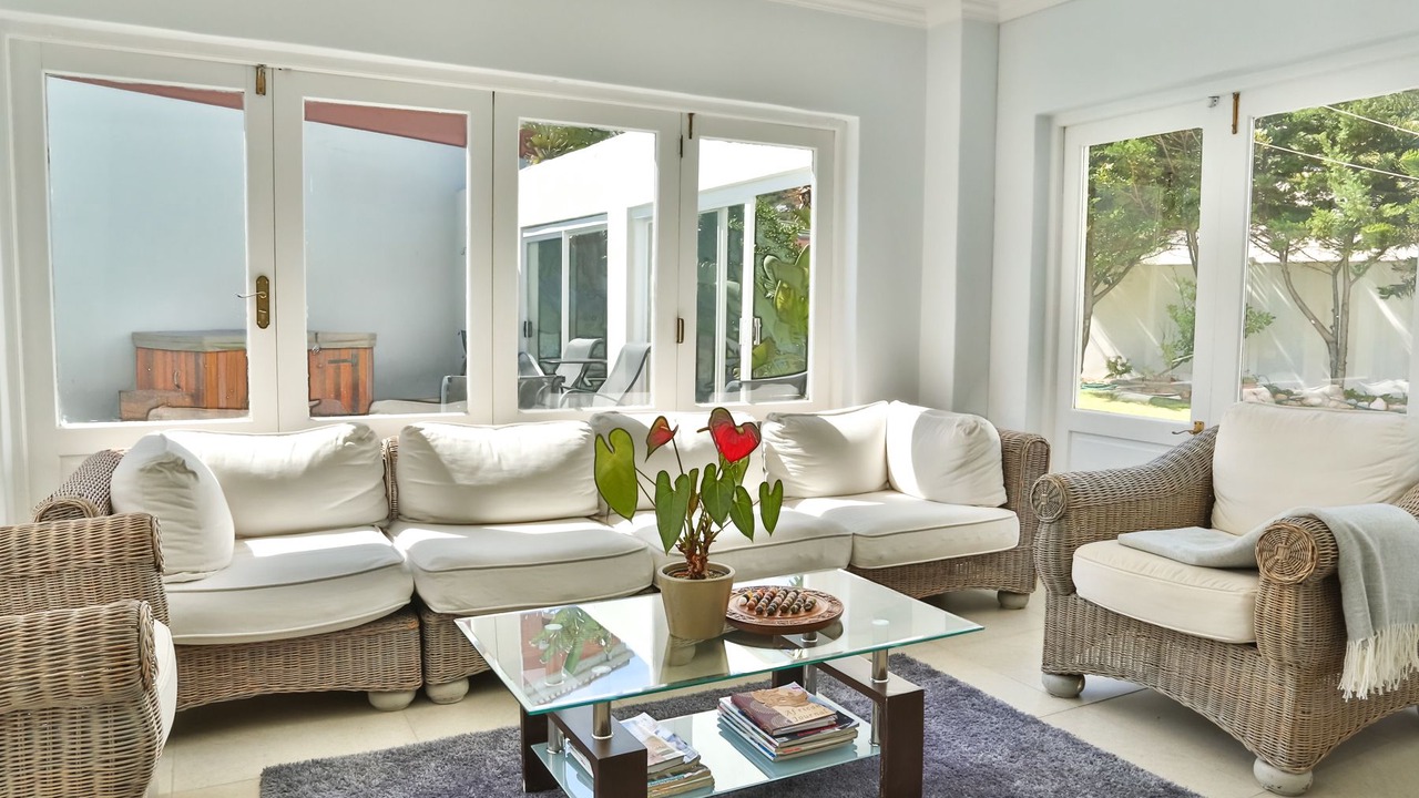 Photo of Livingroom in Redhill