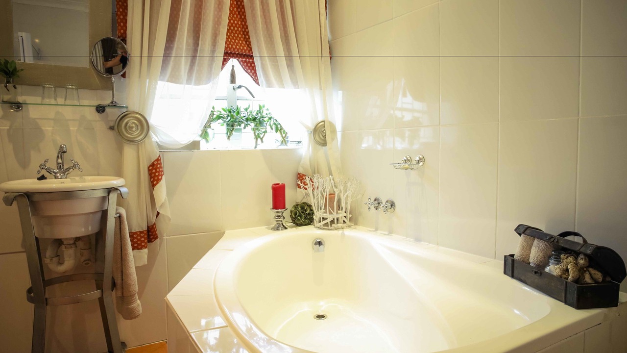 Photo of Bedroom in Oudtshoorn