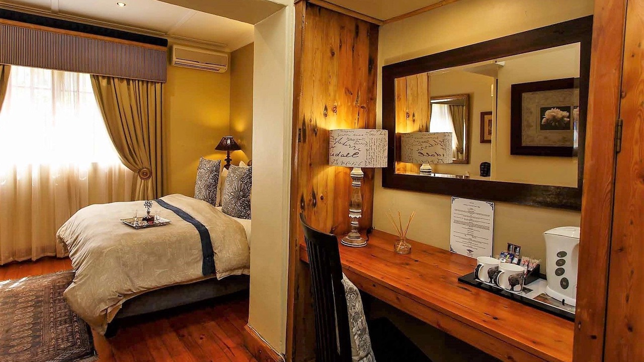 Photo of Bedroom in Oudtshoorn