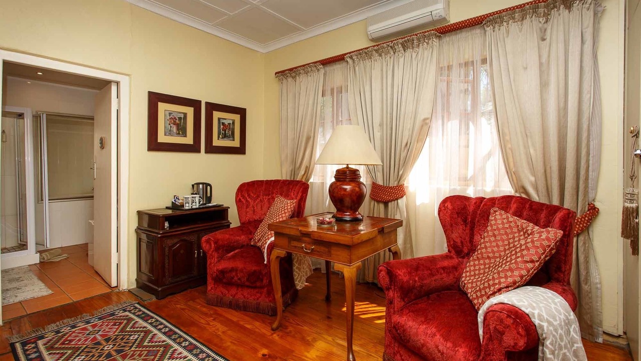 Photo of Bedroom in Oudtshoorn