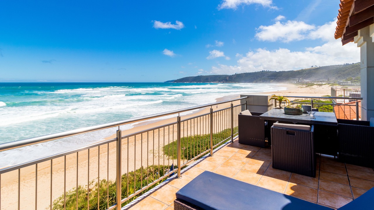 Photo of Patio Balcony in Wilderness Beach