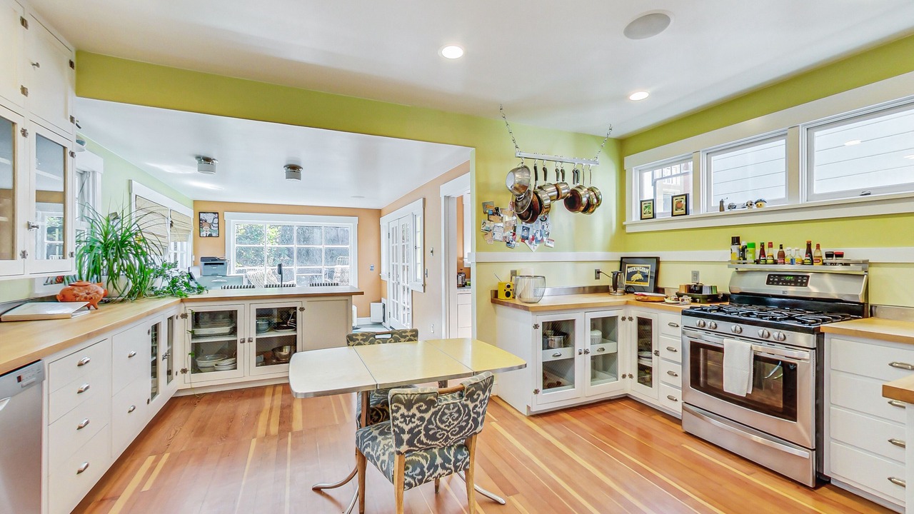 Photo of Kitchen in College Hill