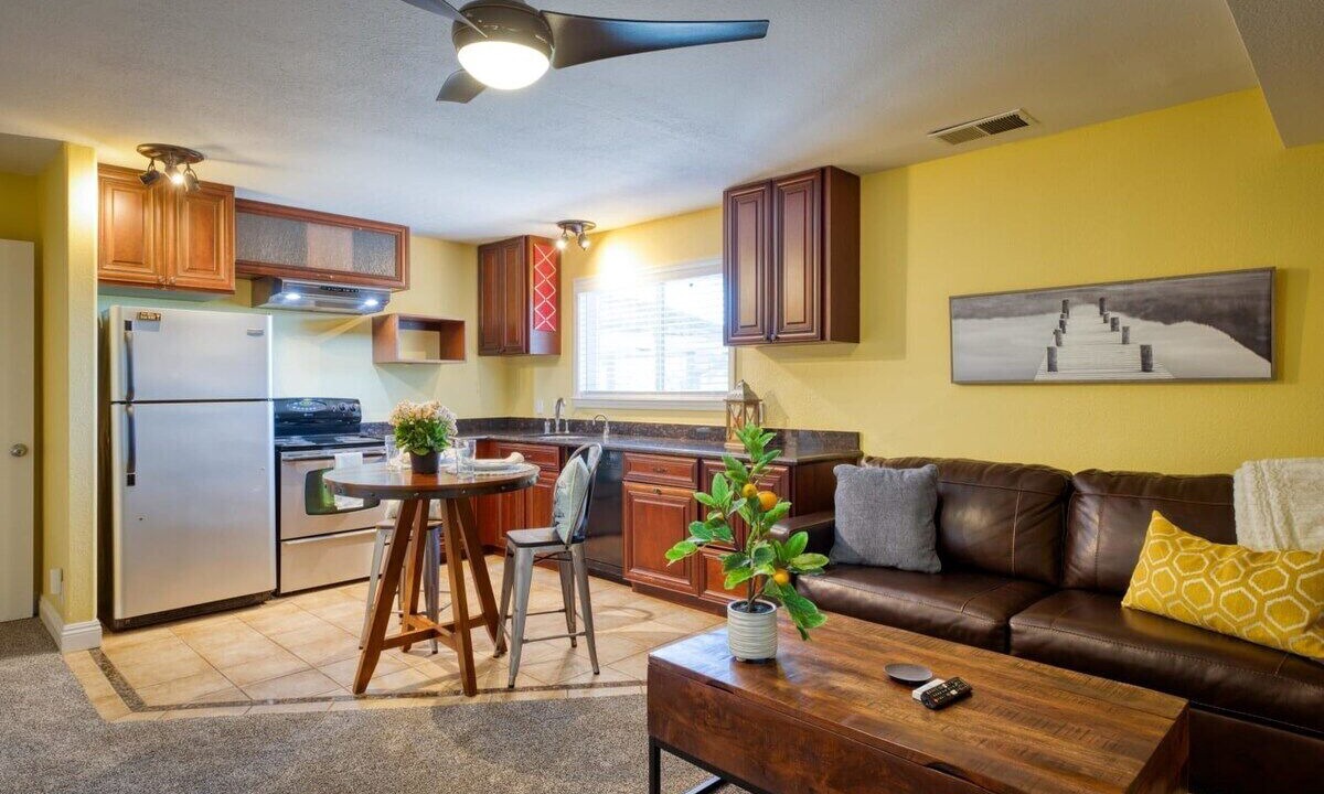 Photo of Livingroom in Montgomery Village