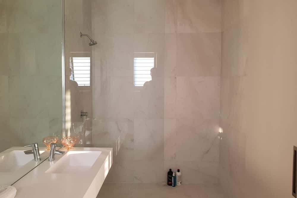 Photo of Bathroom in Fresnaye