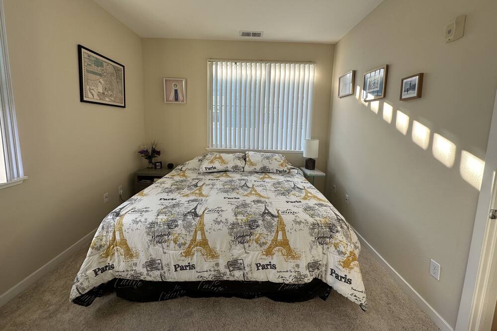 Photo of Bedroom in Opal Cliffs