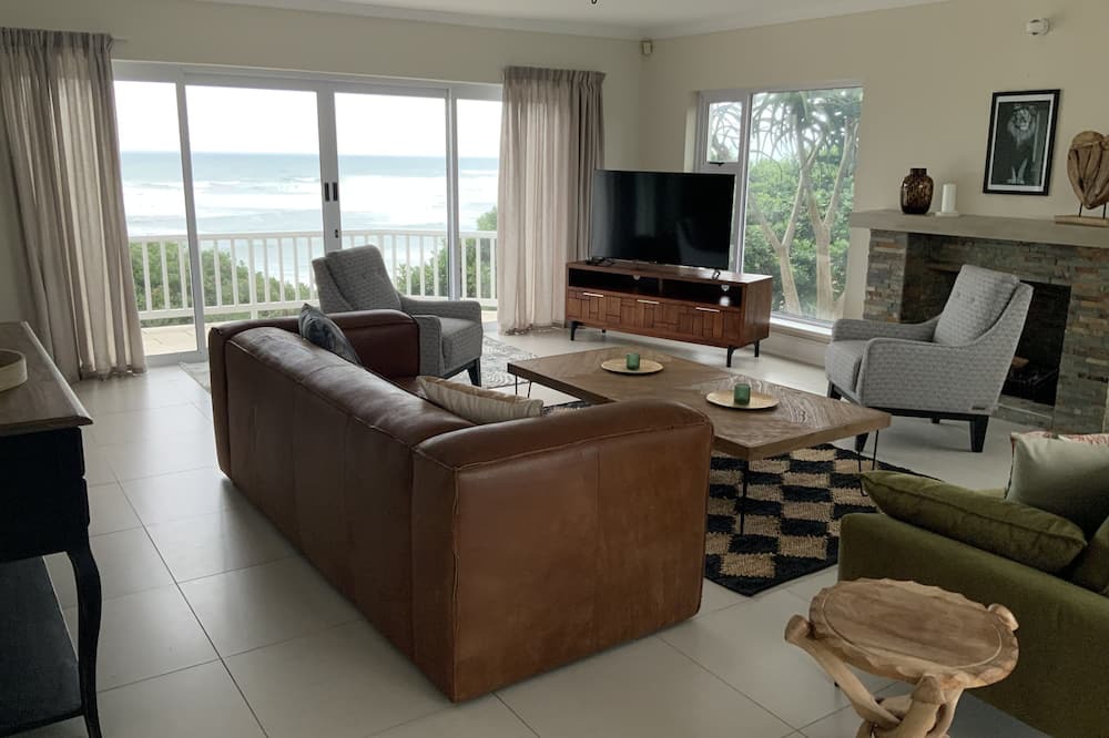 Photo of Livingroom in Port Alfred