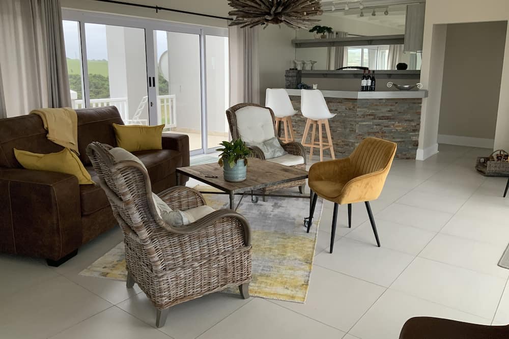 Photo of Livingroom in Port Alfred