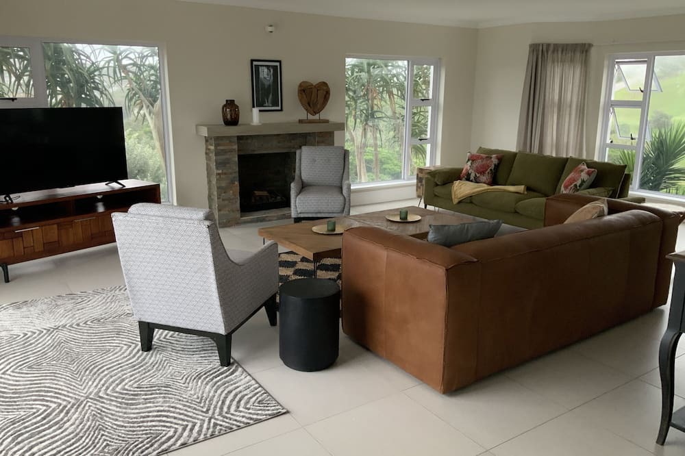 Photo of Livingroom in Port Alfred