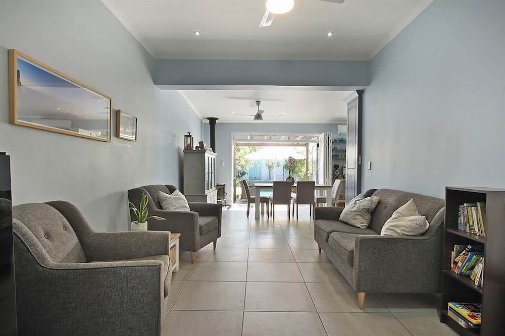 Photo of Livingroom in Claremont
