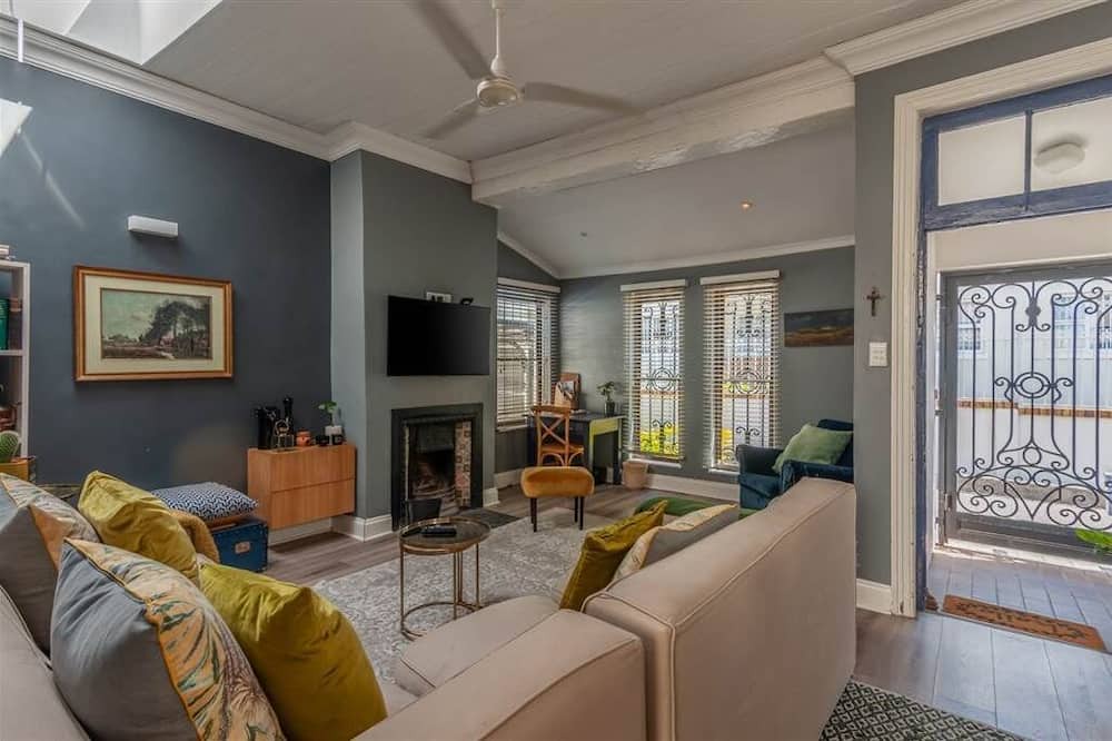 Photo of Livingroom in Claremont