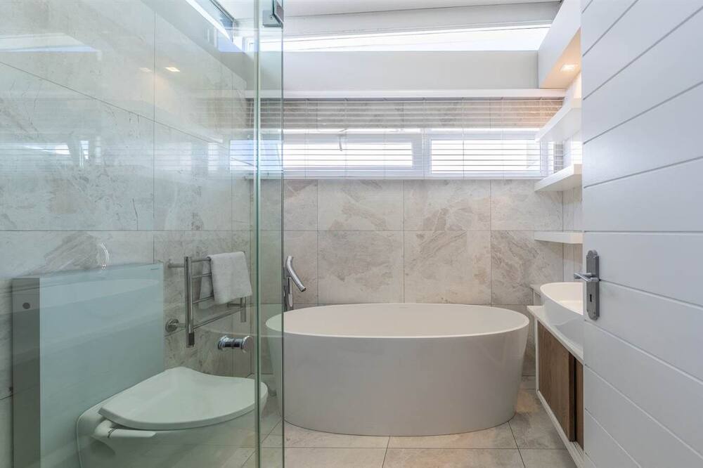 Photo of Bathroom in Newlands