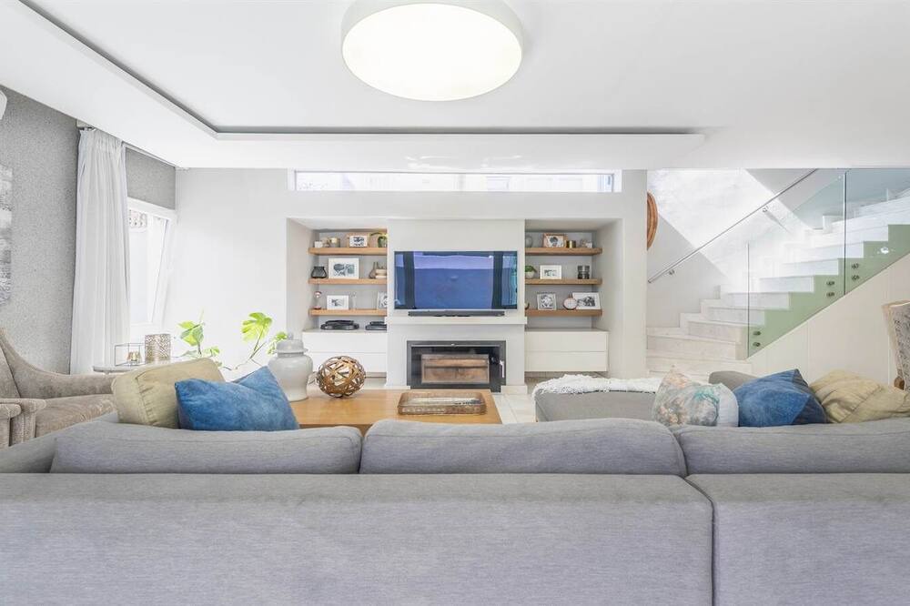 Photo of Livingroom in Newlands