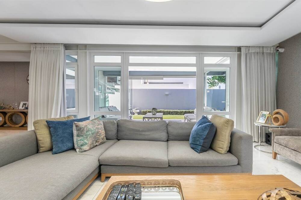 Photo of Livingroom in Newlands