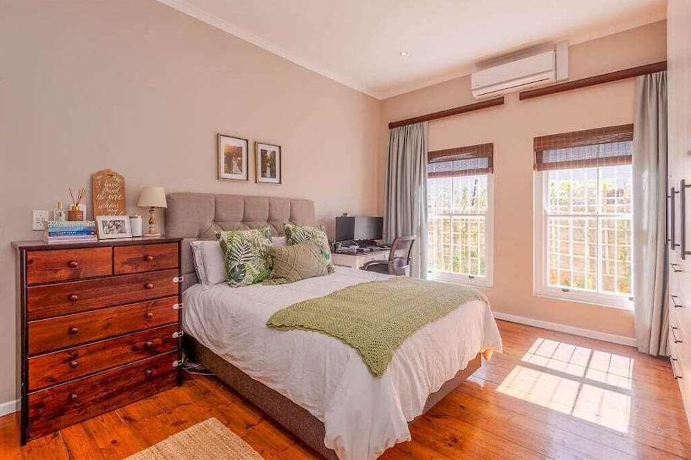 Photo of Bedroom in Claremont