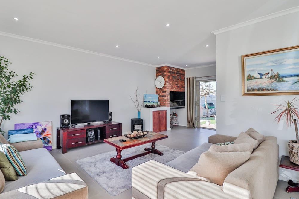 Photo of Livingroom in Durbanville