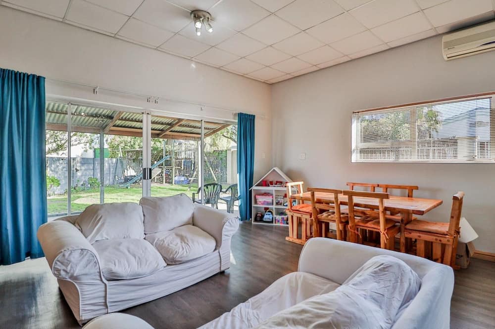 Photo of Livingroom in Durbanville
