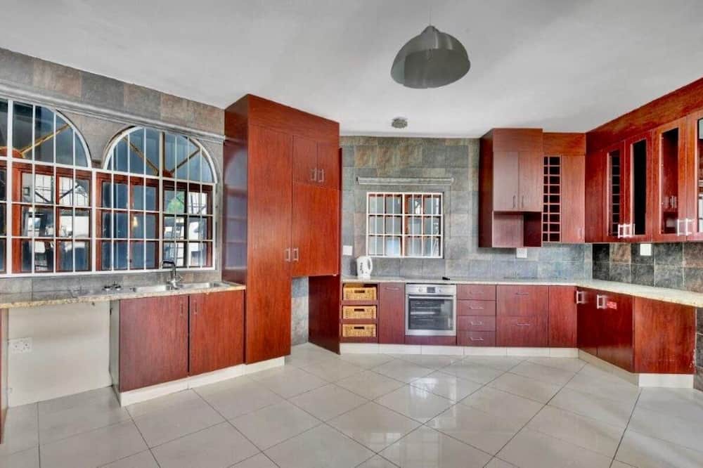 Photo of Kitchen in Greater Johannesburg Metropolitan Area
