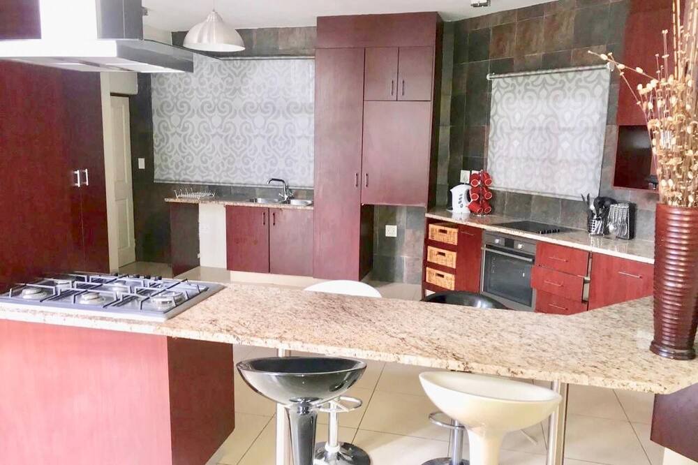 Photo of Kitchen in Greater Johannesburg Metropolitan Area