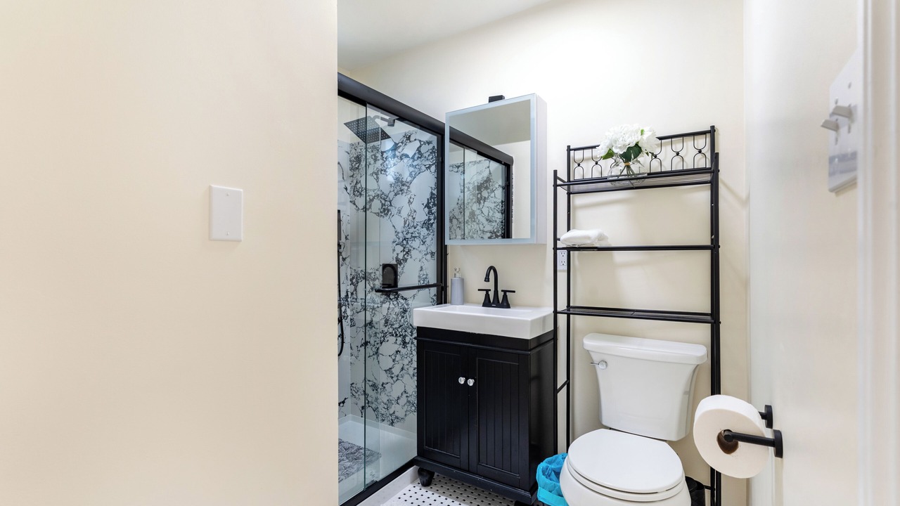 Photo of Bathroom in Uptown Oakland