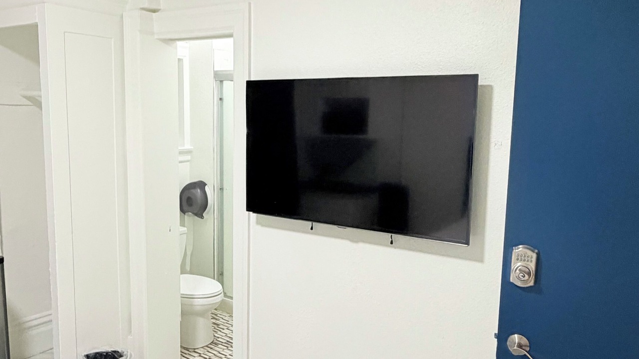 Photo of Bathroom in Tenderloin