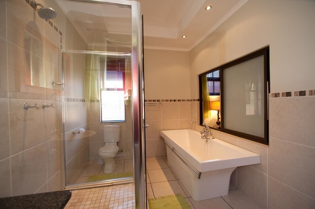 Photo of Bathroom in Universitas