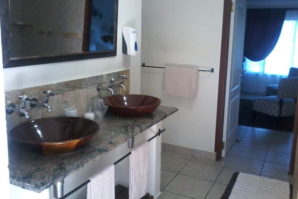 Photo of Bathroom in Kingsburgh