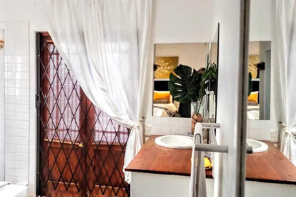 Photo of Bathroom in Hermanus City-Centre