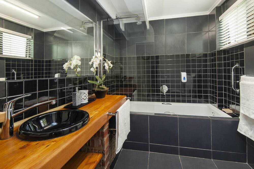Photo of Bathroom in Hermanus City-Centre
