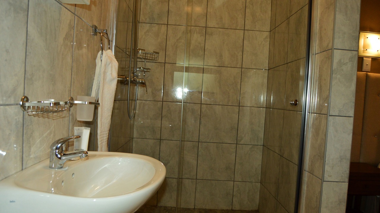 Photo of Bathroom in Madeteleli