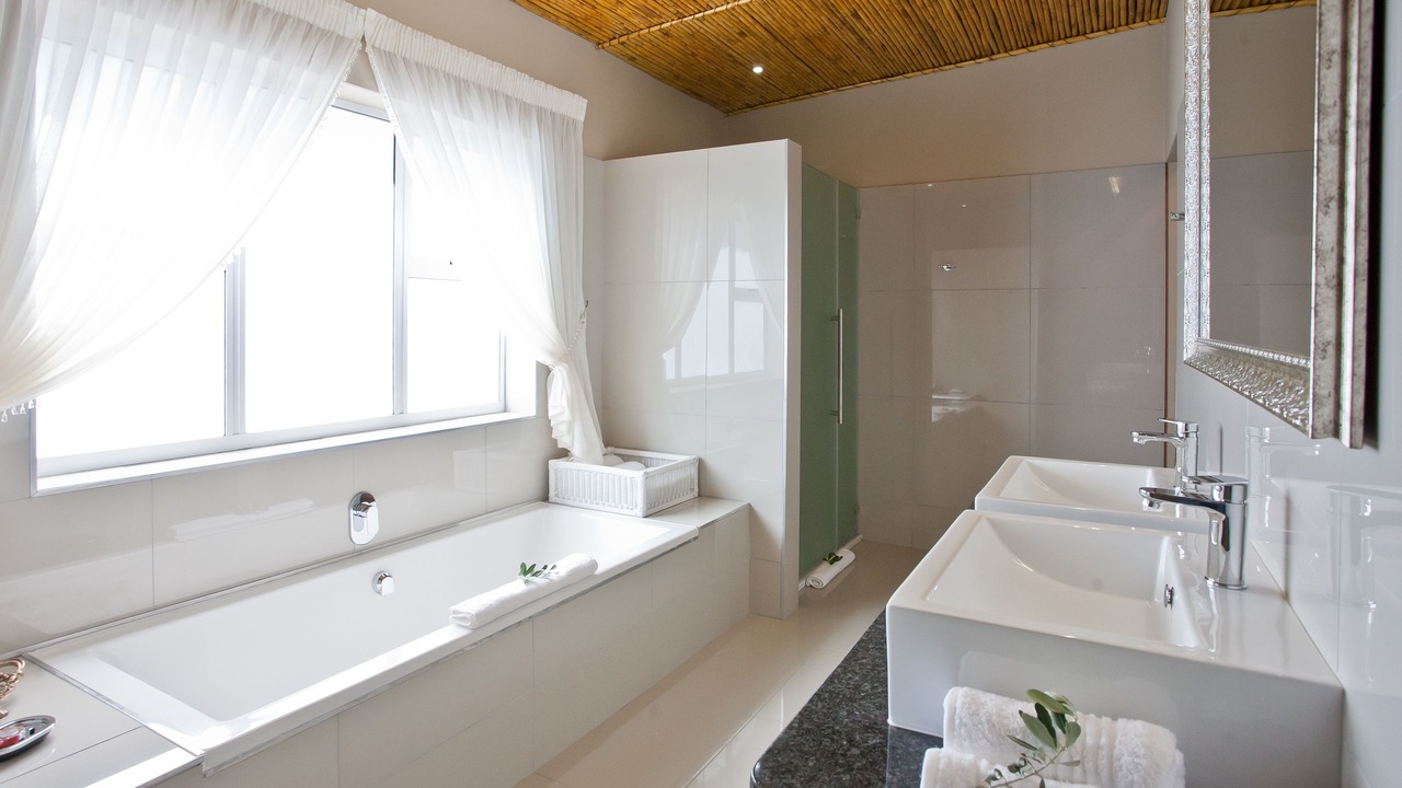 Photo of Bathroom in Oudtshoorn