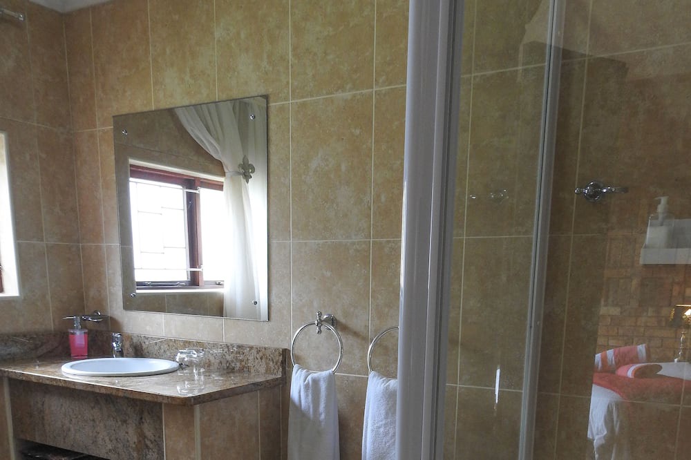 Photo of Bathroom in Linkside