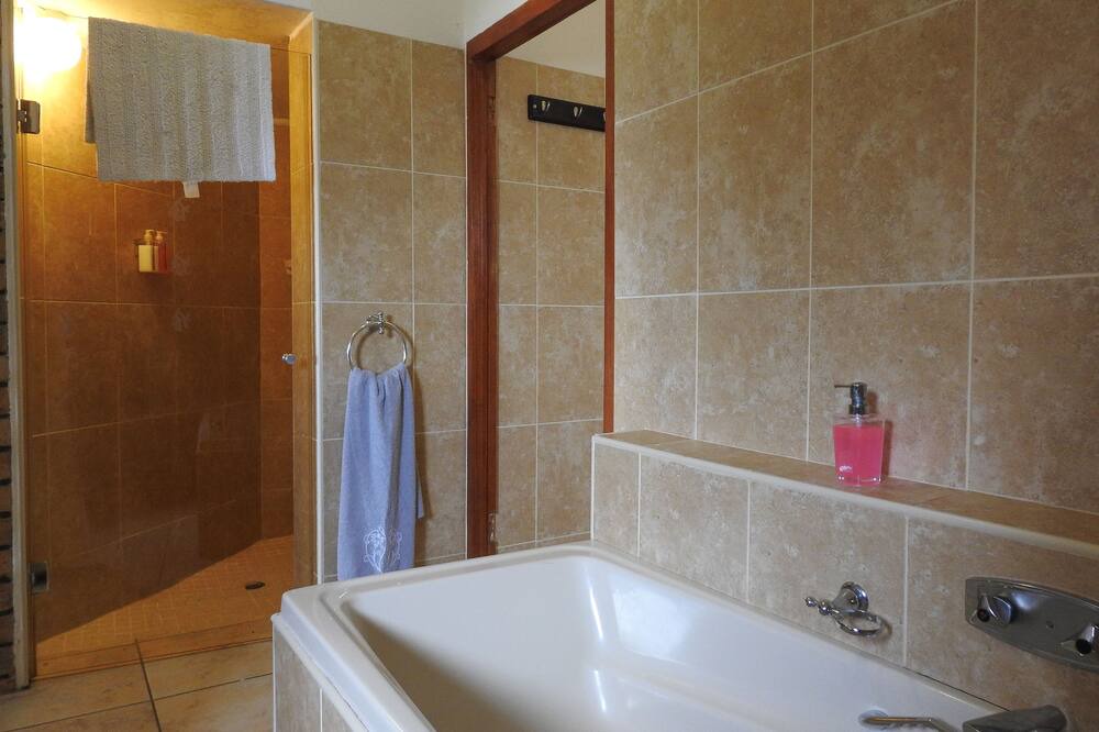Photo of Bathroom in Linkside