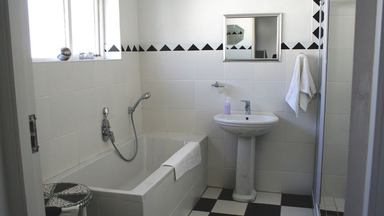 Photo of Bathroom in Paternoster