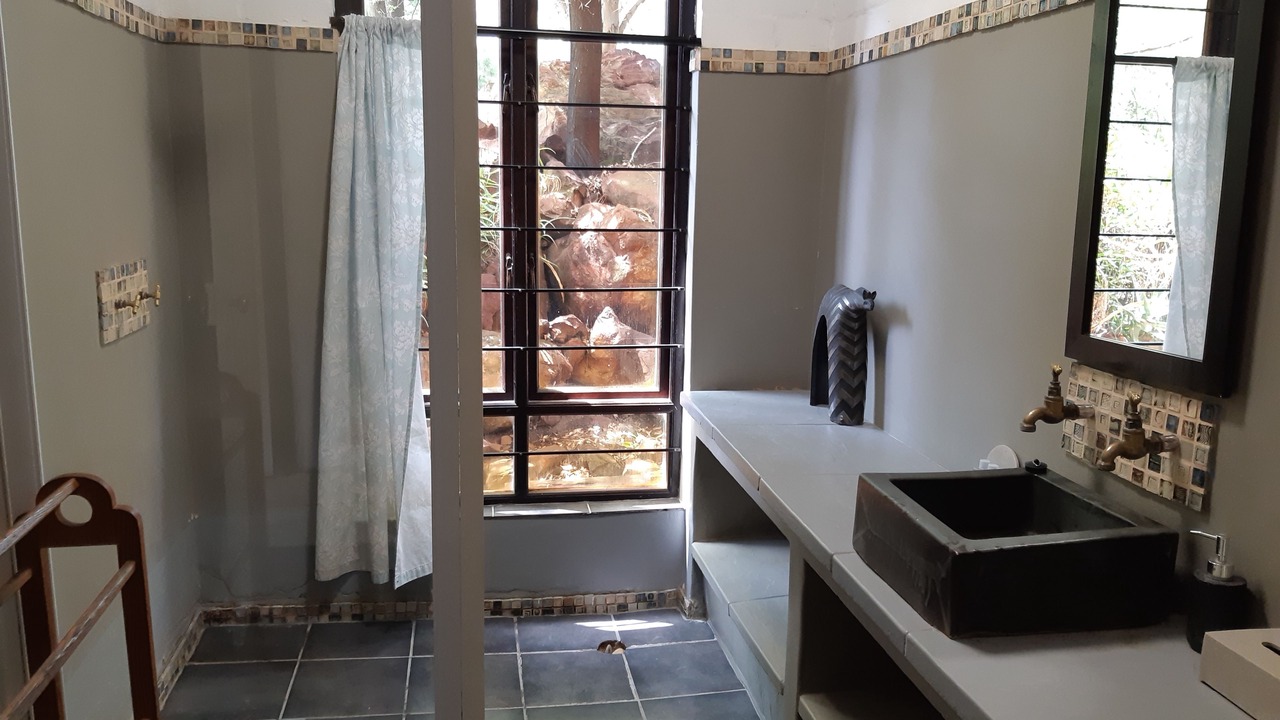 Photo of Bathroom in Hemel En Aarde