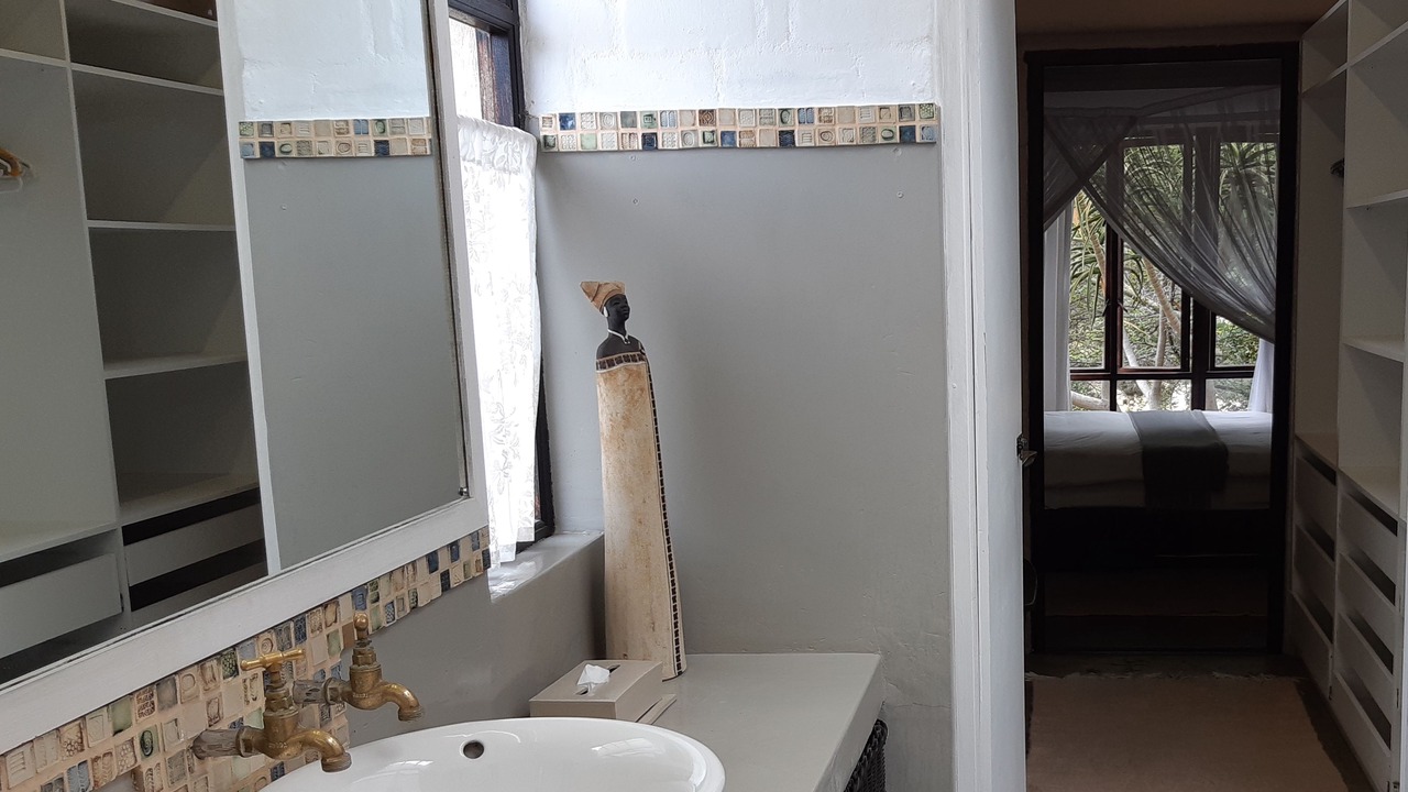 Photo of Bathroom in Hemel En Aarde