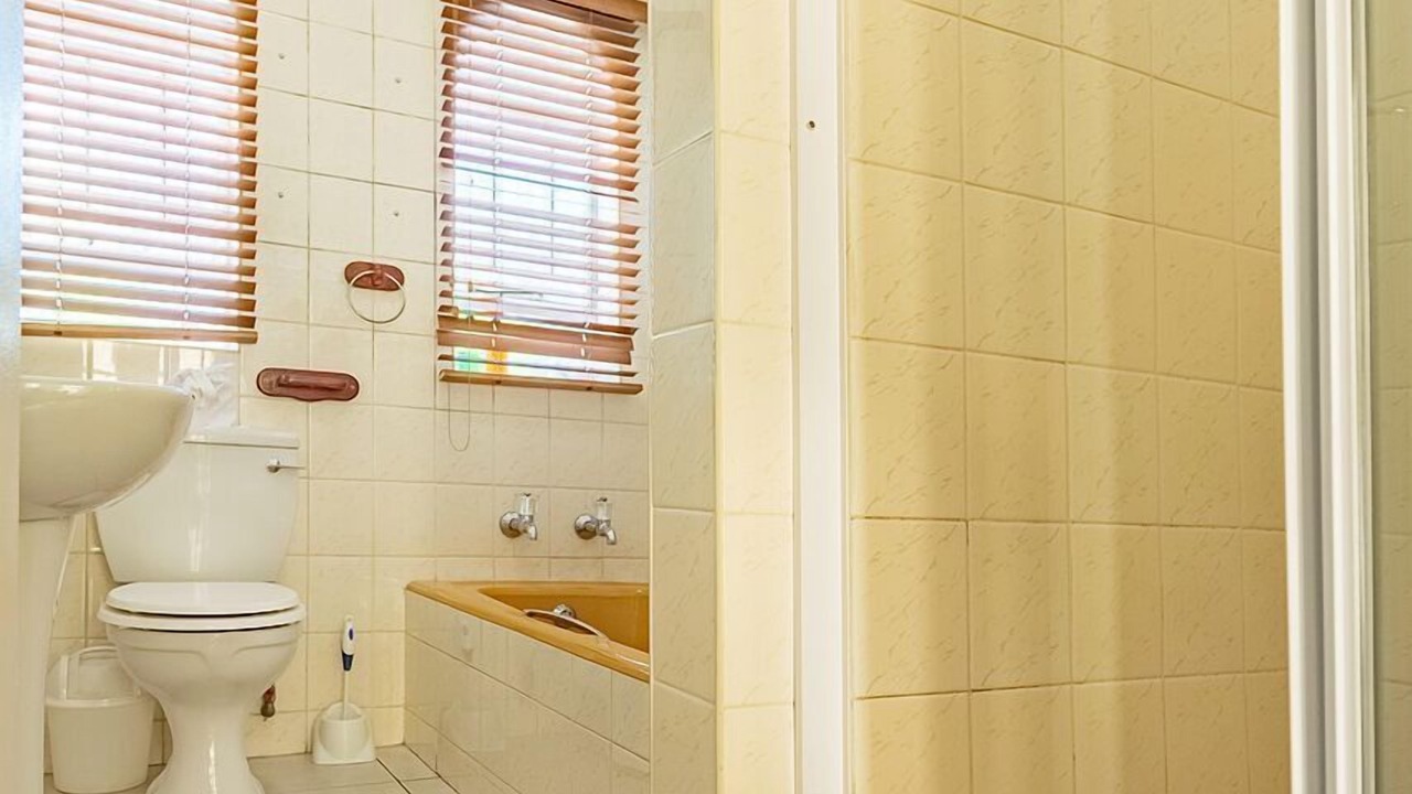 Photo of Bathroom in Baileys Muckleneuk