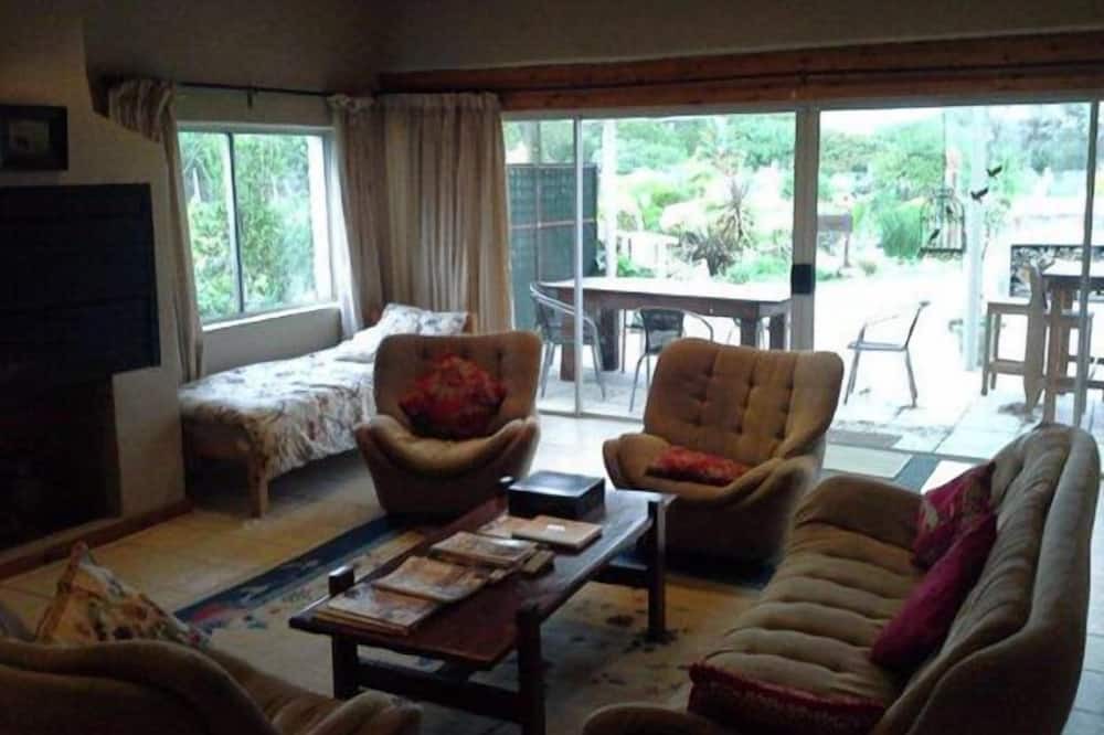 Photo of Livingroom in Port Elizabeth