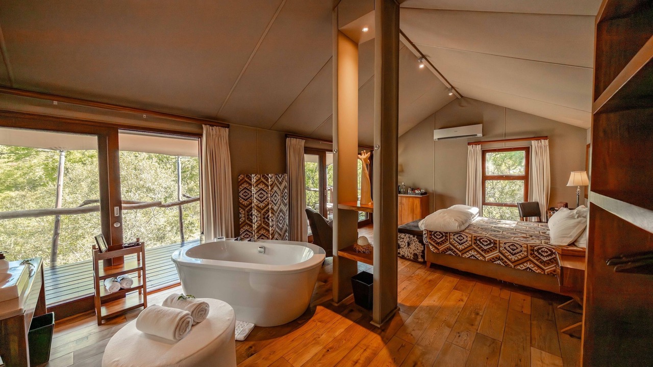 Photo of Bedroom in Thorny Bush Game Reserve